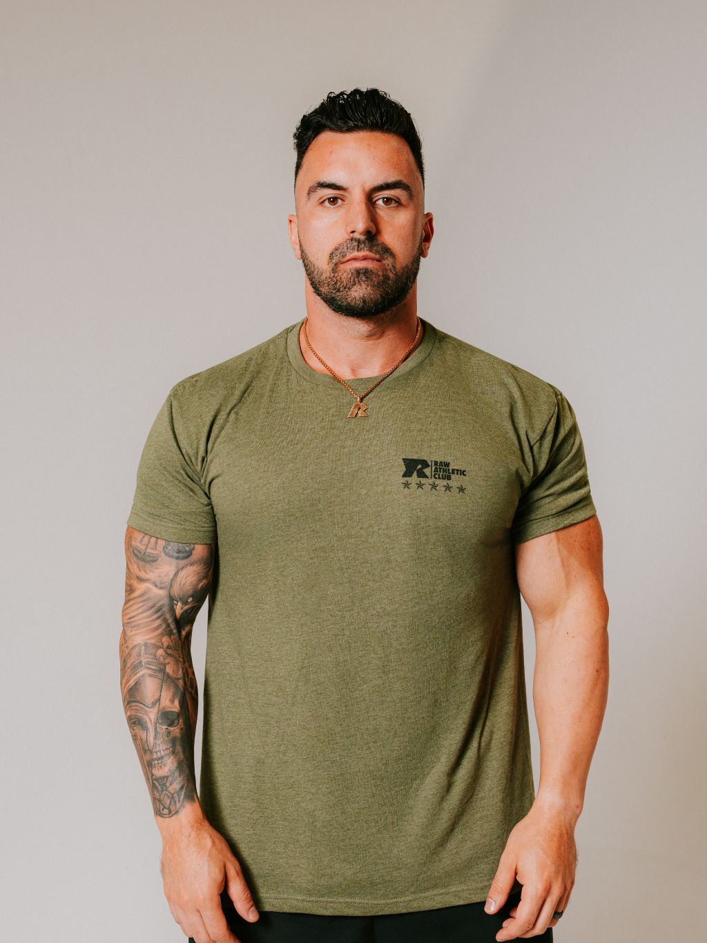 GREEN BARRACKS Fitted TEE