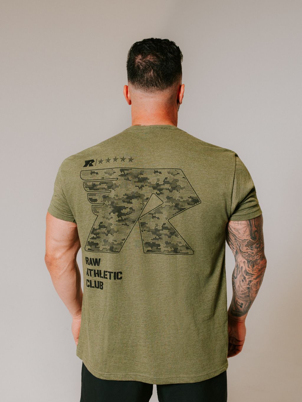 GREEN BARRACKS Fitted TEE